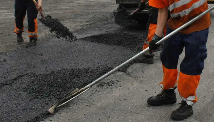 asfaltering wegwerkzaamheden 715x408