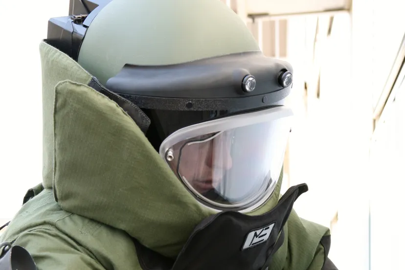 bomb neutralizing eod 9