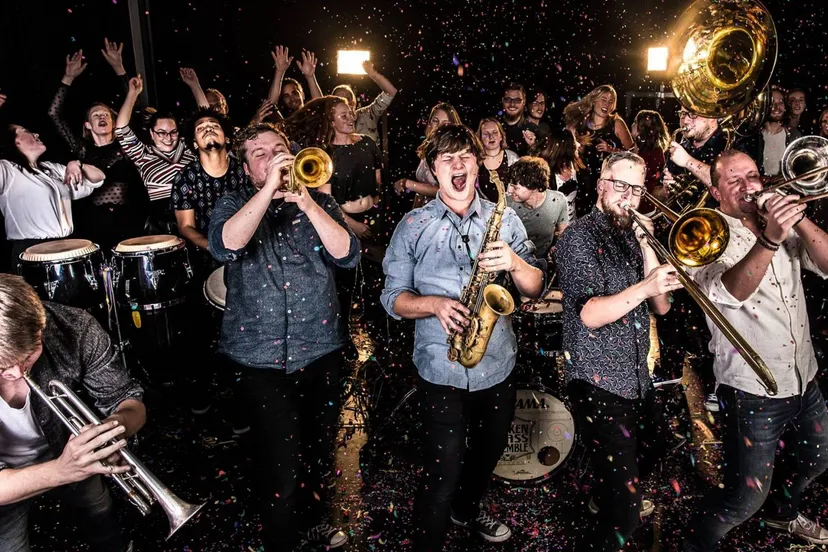 brokenbrass persfoto 1746x981 c center