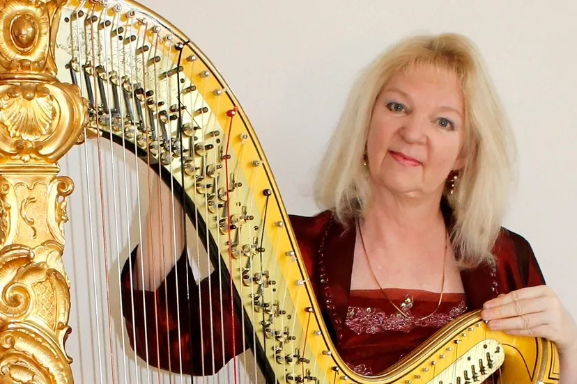 harpiste regina ederveen met erard harp 2018 2
