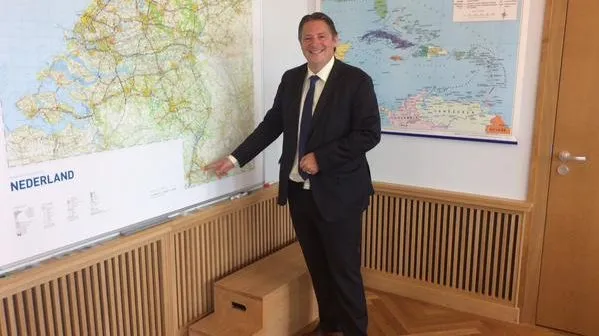 krewinkel bij benoeming door plasterk e1551370848456