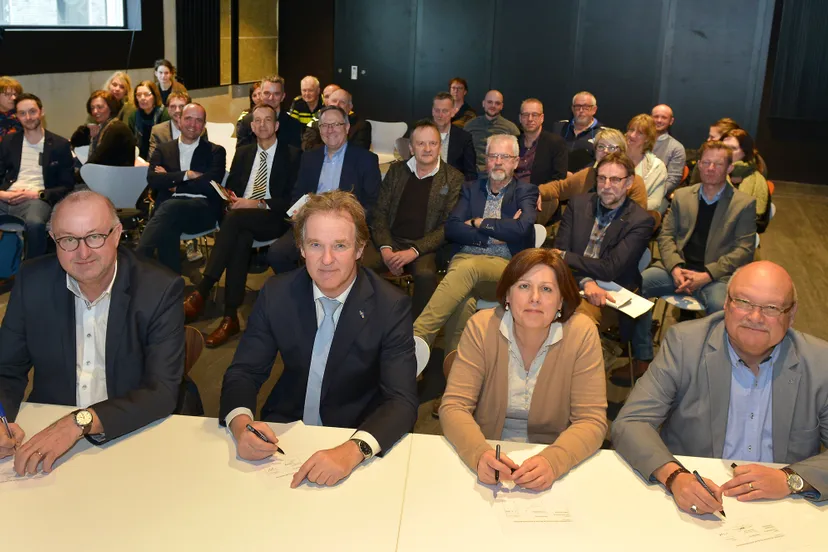 ondertekening convenant veiligheid in en om scholen