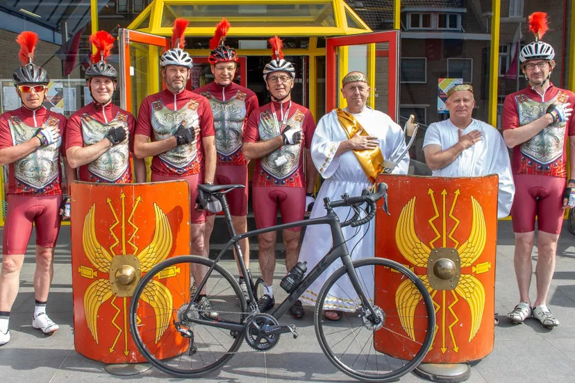 pedalia versaturi te salutant