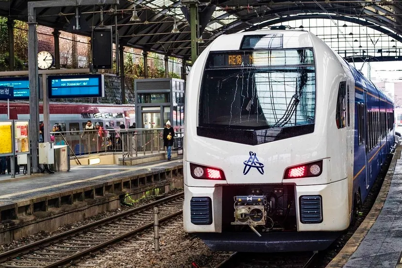 re18 aachen hauptbahnhof door wouter roosenboom