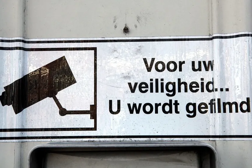 voor uw veiligheid u wordt gefilmd by joost j bakker ijmuiden e1431553321506
