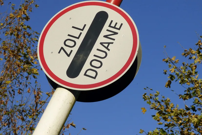 zoll douane yvonne huijbens via pixabay