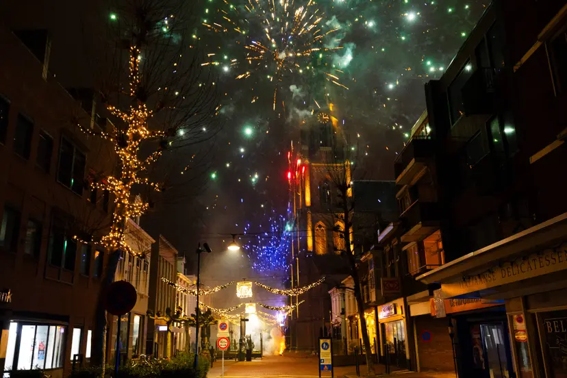 2501018-7702 Vuurwerk Helmond