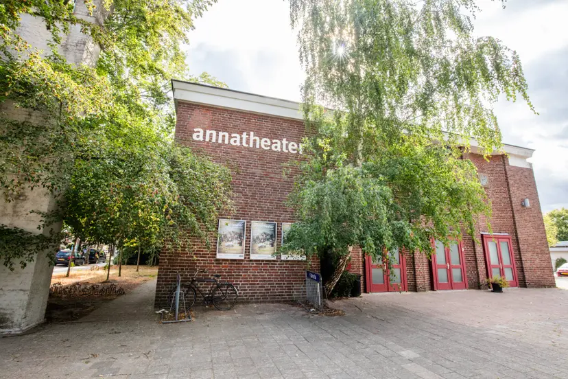 260806 3869 Annatheater