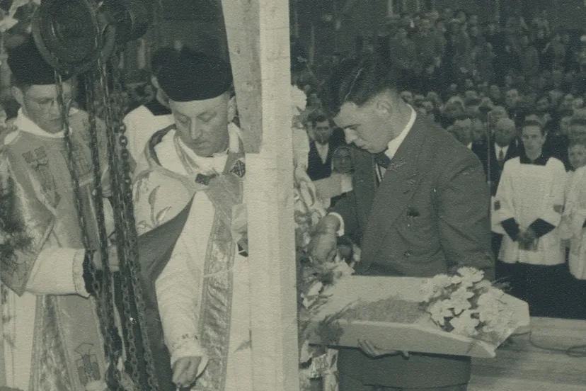 1273 bouw kerk foto 04