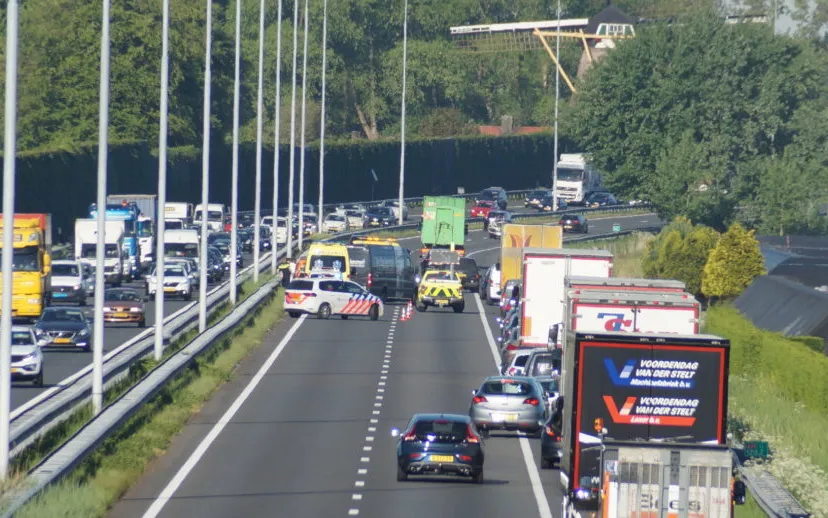 1525676138 picsay 915x518