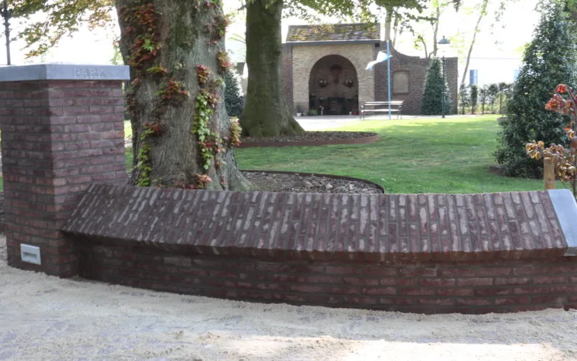 1666182560736270714 img 8828 915x518 1