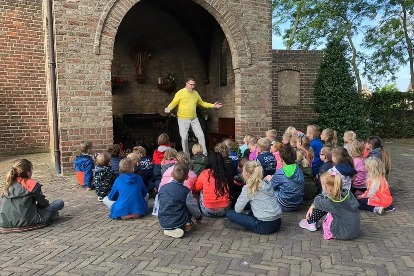 2019 bezoek kapel wonderbare moeder uitleg 1