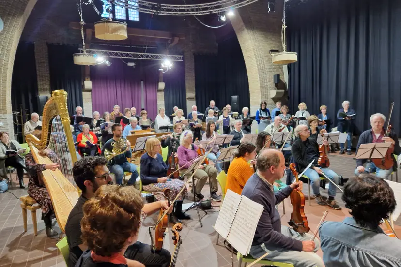 20230419 202050 kamerkoor tourdion en brabant sinfonia repeteren foto hannie van huijgevoort