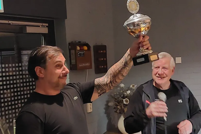 2024 01 15a persbericht orbit2001 winaar mike en voorzitter jos photo 2024 01 12 12 26 16