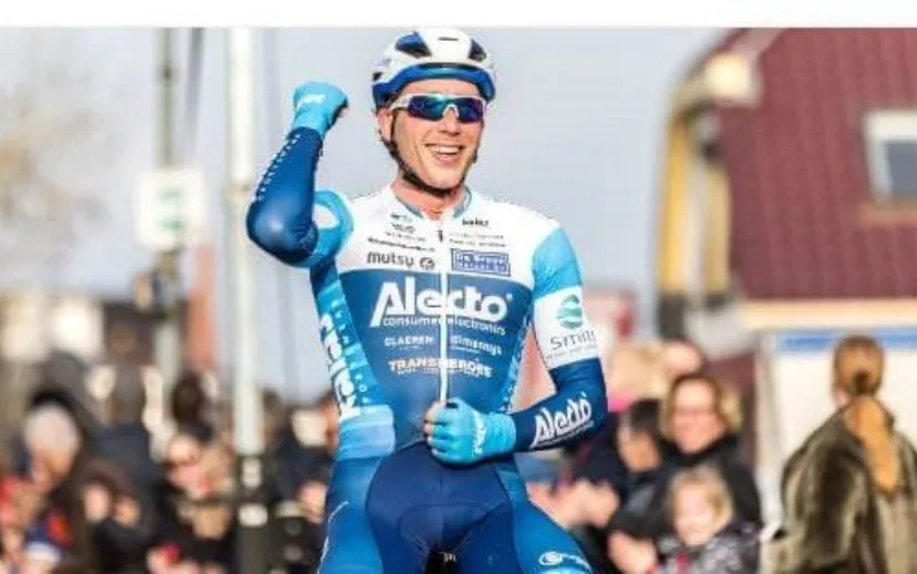 33333333333331 915x518