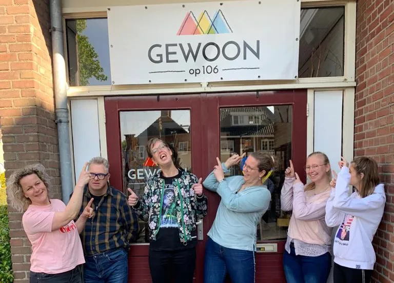 7d7aab8b 5293 4a18 a130 5bd527686811