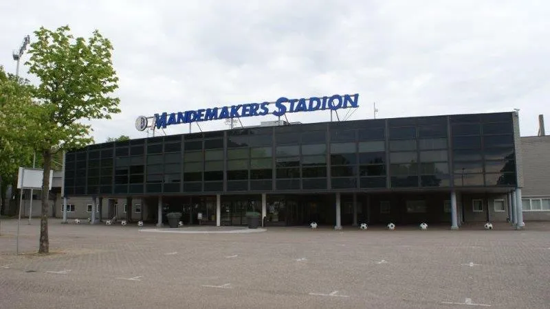 c5pbxp995fqpzqs6jztdltnjd ww140511rkcstadion