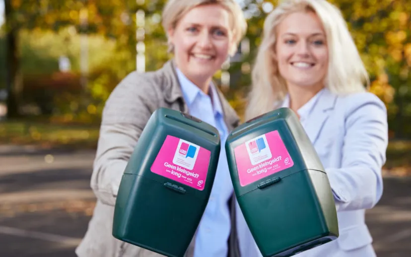 collectanten met collectebus 915x518