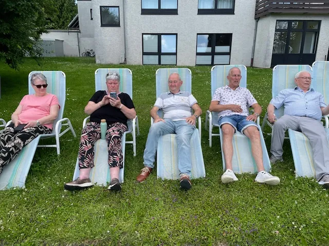 dag 2 03 tuin vlnr corry kievits annemarie van bladel toon van bladel piet kivits en tinie van mierlo