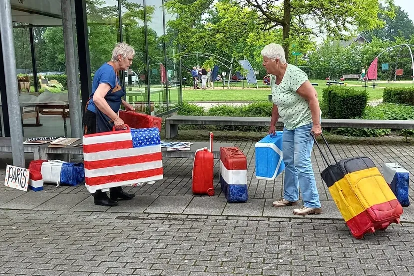 dames met koffers van anni van dal