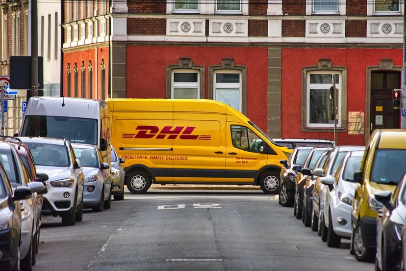 dhl 5739205 960 720