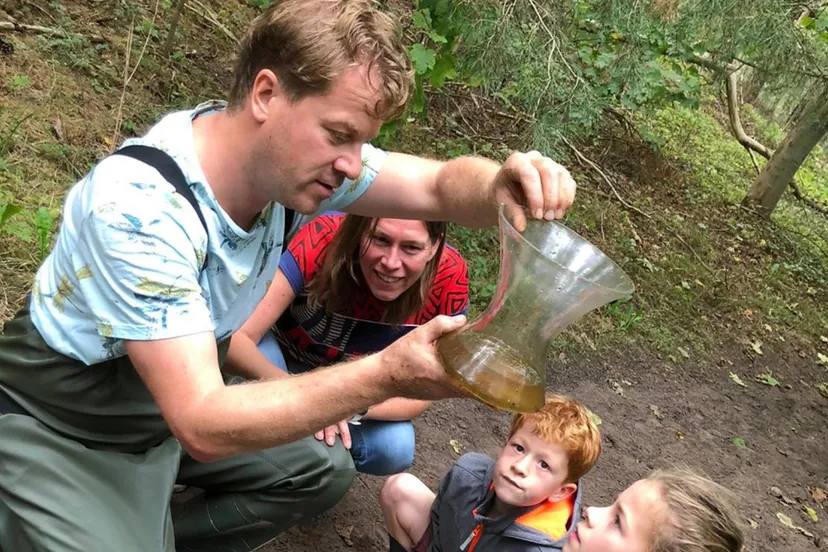 foto 01 familie berkers onderzoek watersalamanders