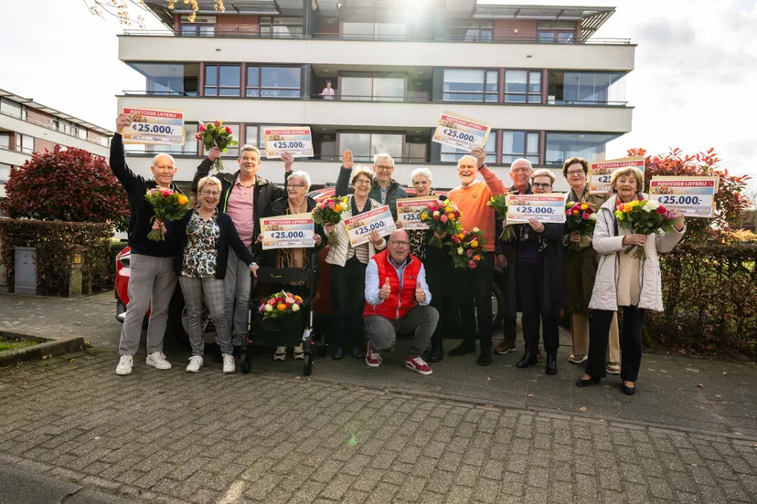 foto 2 inwoners vlijmen winnen postcode straatprijs