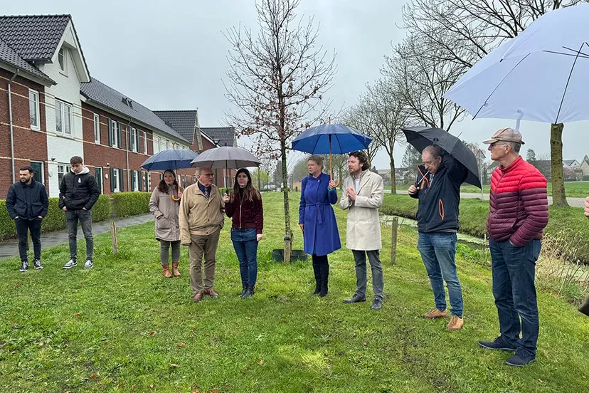 gemeenteraad wethouders en burgemeester bezoeken vijfhoeven en de grassen web