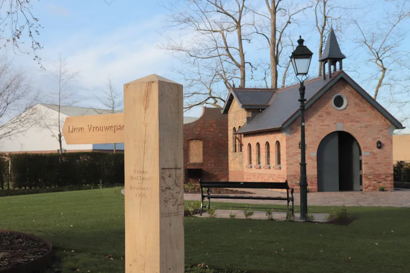 grenspaal geplaatst 1