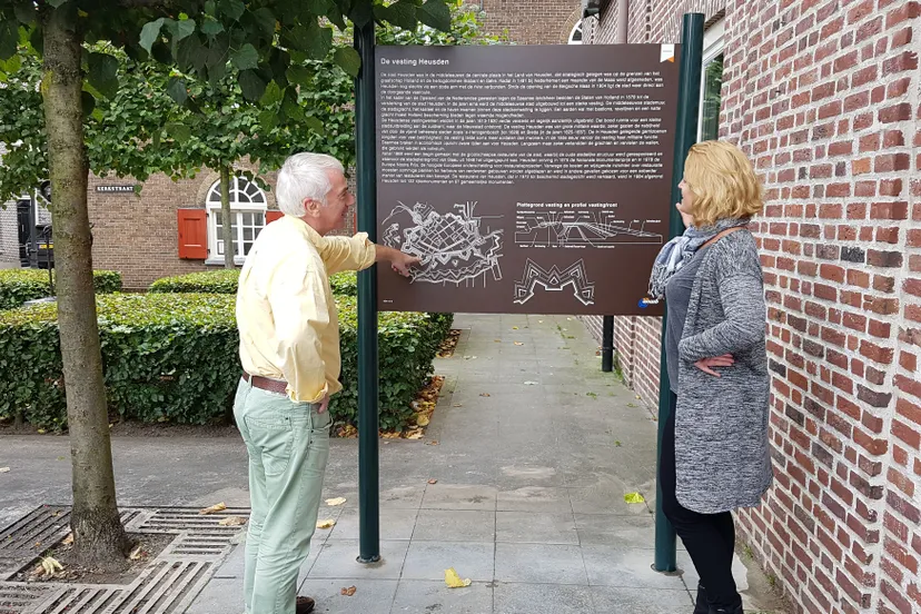 heusden pers informatiebord stadhuis