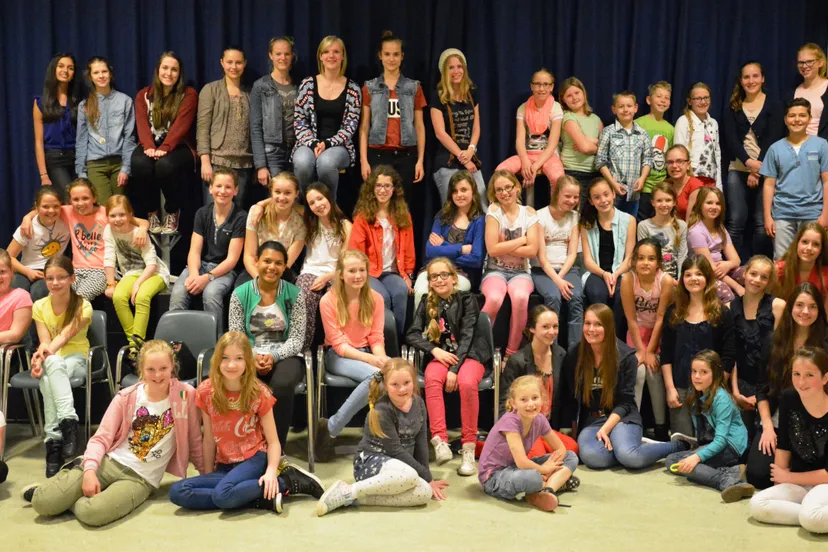 o1w5sipnwramyheht4gx7b7ly groepsfoto 2 01 04 2014