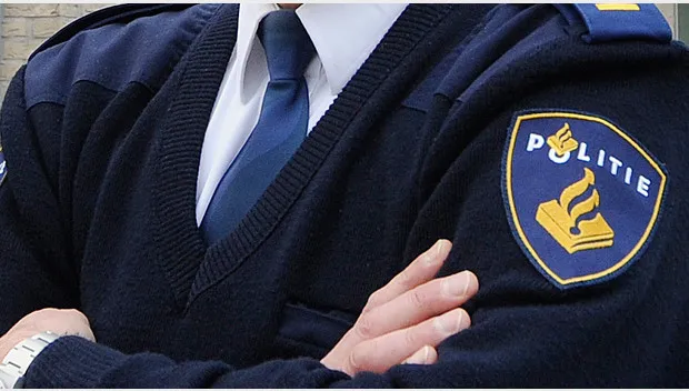 o9wwmaz4m4kl336zemja56dxu politieagent