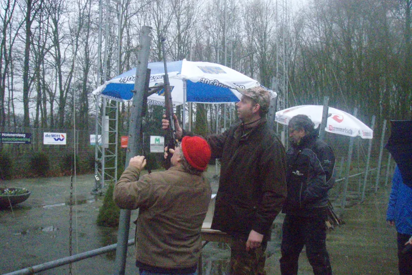 ons oudst actieve lid onderneemt een poging