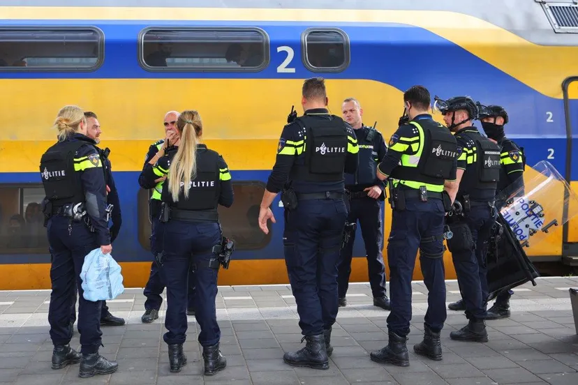 politie doorzoekt treien den bosch 2