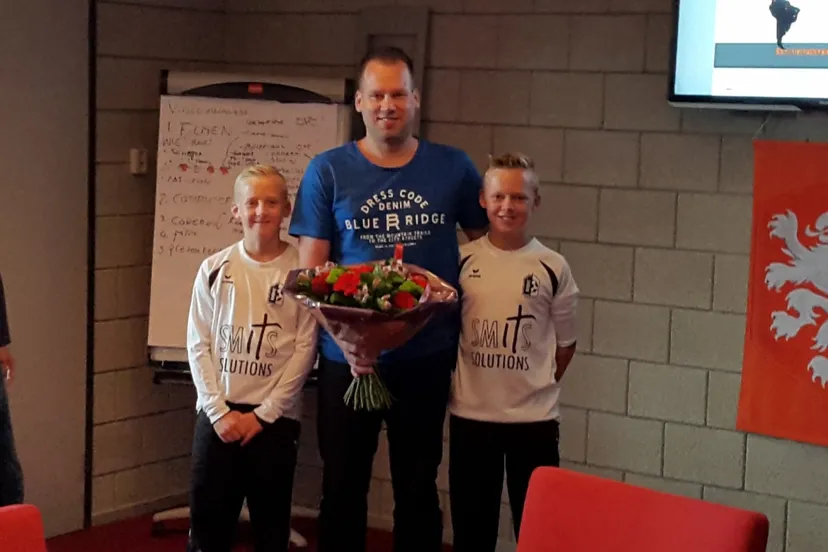 rkdvc d1 in nieuwe uit tenues dankzij smits