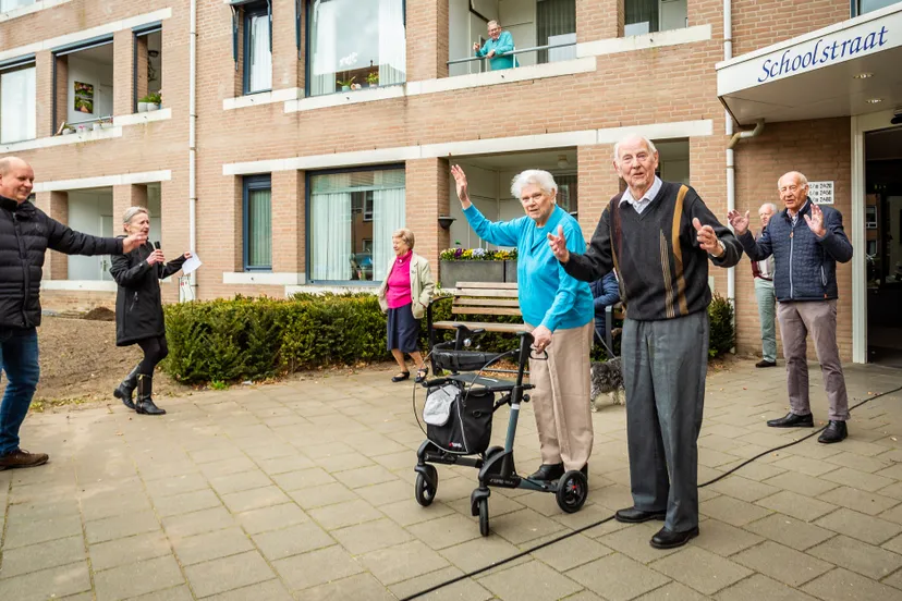 schoolstraat in drunen woonveste verblijdt bewoners met muziek