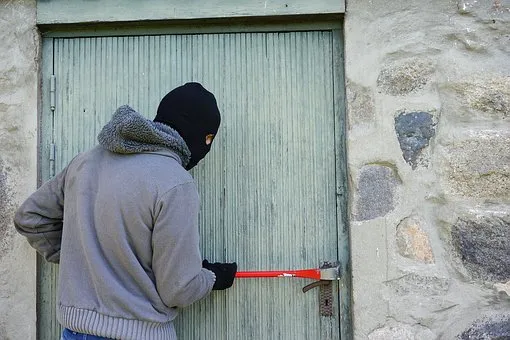 thief 1562699 340