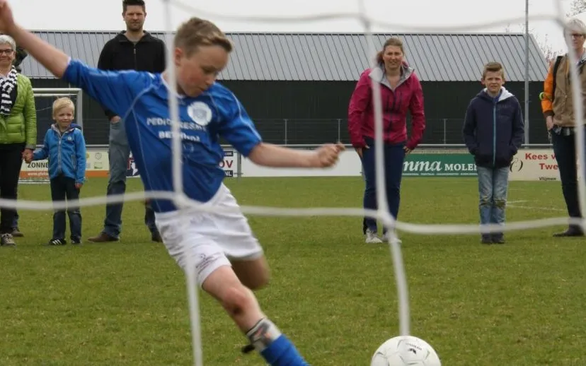 thijs vermeulen vv nieuwkuijk 915x518 1
