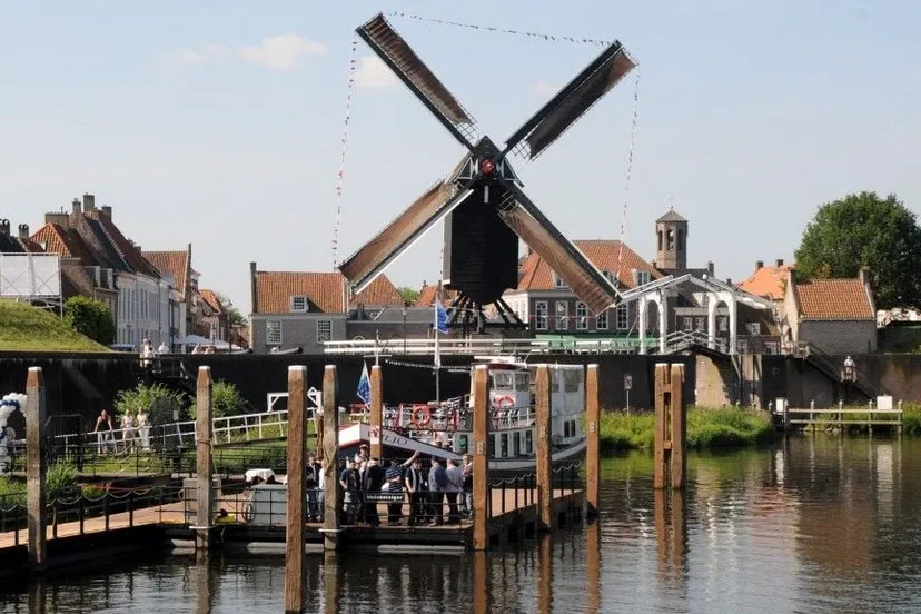 u2ta9fdw18bx70yom2jyhybjp ww140831 01052014164453heusden rondvaart molensteiger a