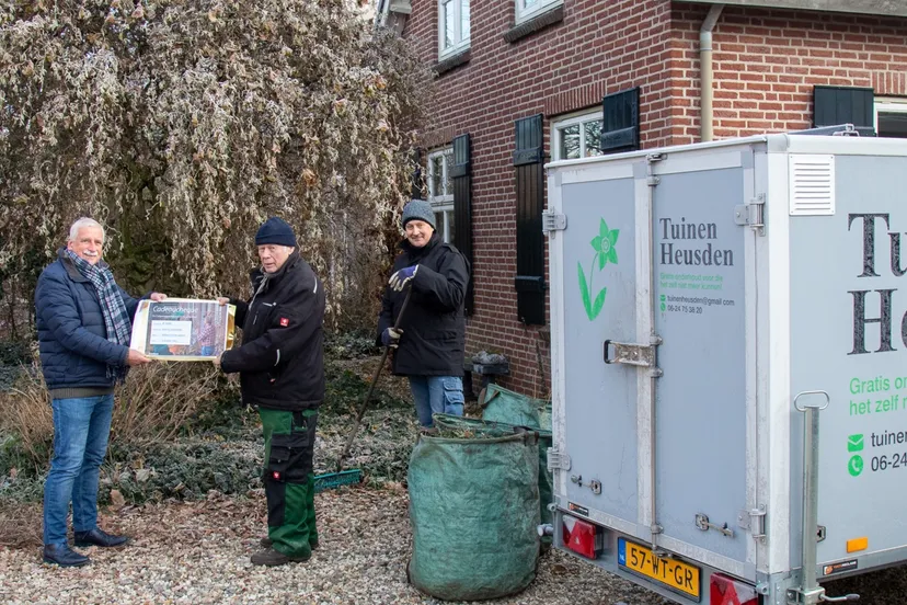 uitreiking cheque peter de ruiter tuinen heusden 13122022