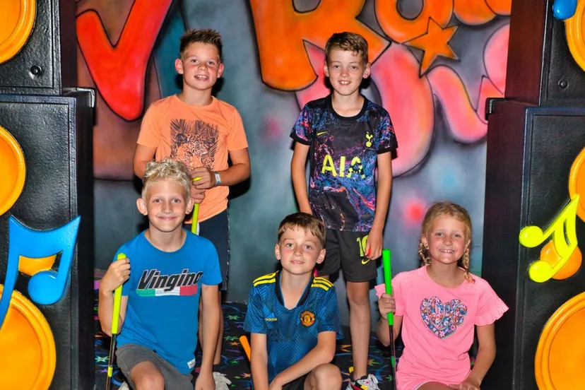 2024 glow in the dark midgetgolf