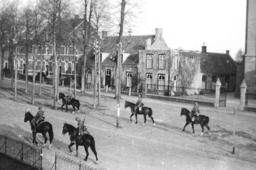 eerste verkenners duitsers te paard nieuwkuijk mei 1940