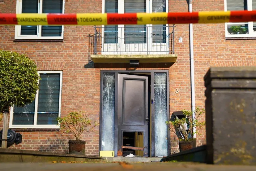 2024 11 16 meesters multi media fotos vrouw zwaar gewond bij explosie onsenoortsestraat nieuwkuijk19