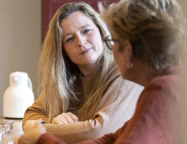 afbeeldingvrouwen 25 49