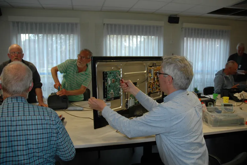 repair cafe in actie 002