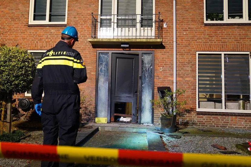 2024 11 16 meesters multi media fotos vrouw zwaar gewond bij explosie onsenoortsestraat nieuwkuijk16