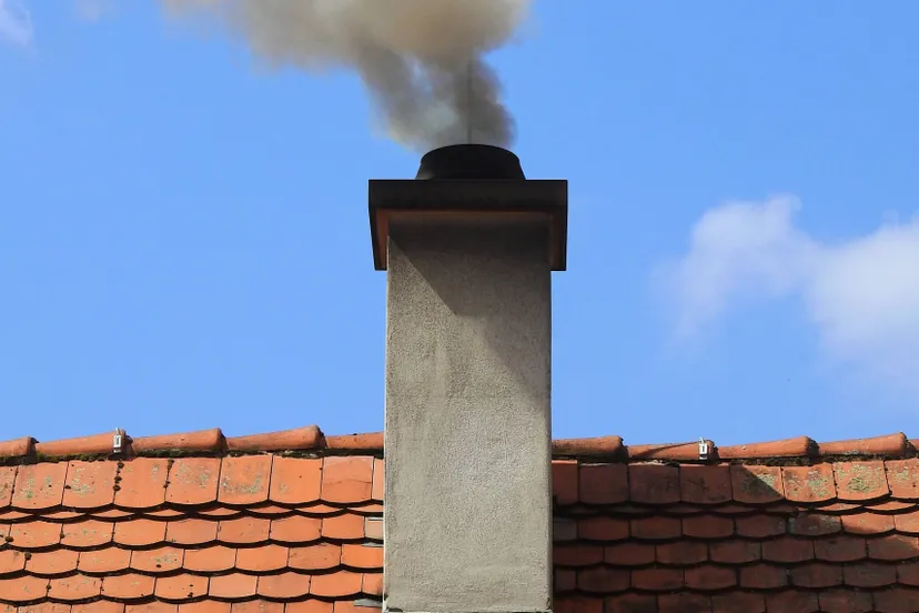 2025-08-25 schoorsteen rook chimney-2257668