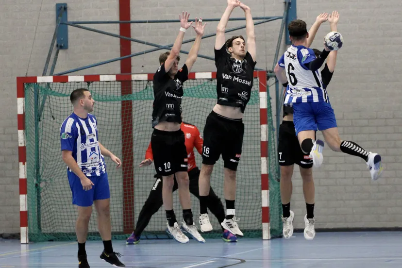 Tachos-verdediging vs. DWS - kopie - IMG_1741