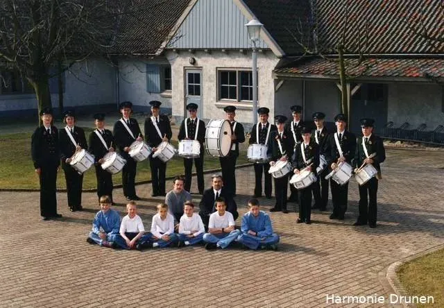 thumbnail-1993-010-de-drumband-met-leerlingen-20180118201216859-68b582615f2a2