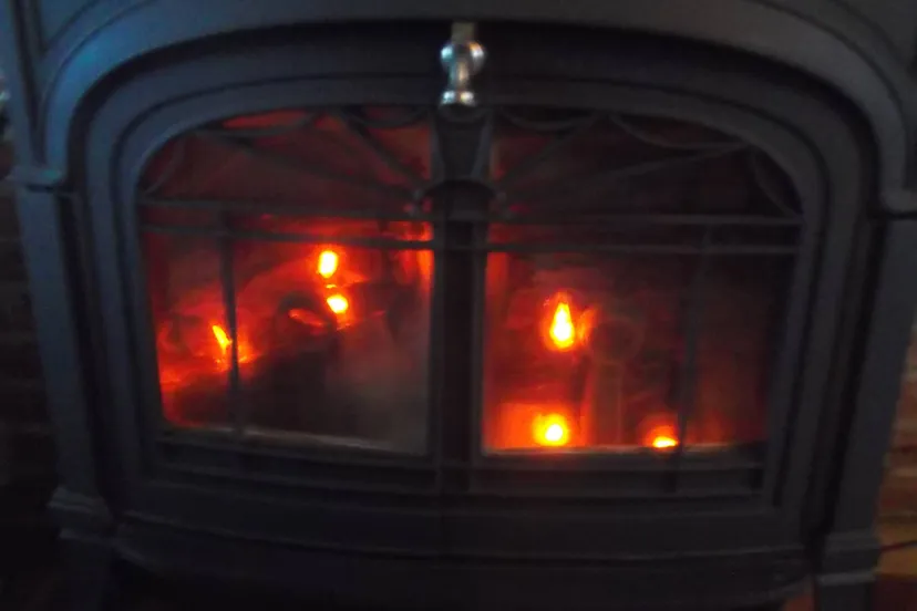 2025-10-05a Persbericht NMVH_Warmte in de winter gezond, gezellig én bewust_LED-haard